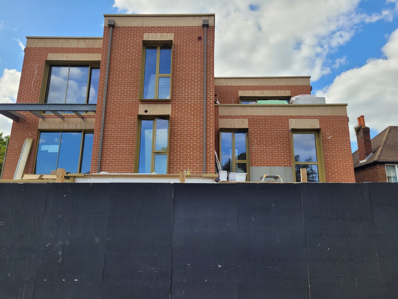 Brick Slip Cladding (Licata, Eurobrick &Amp; Ewi Pro) | Ewi Specialists Ltd New-build development in London finished with red and buff brick slip cladding
